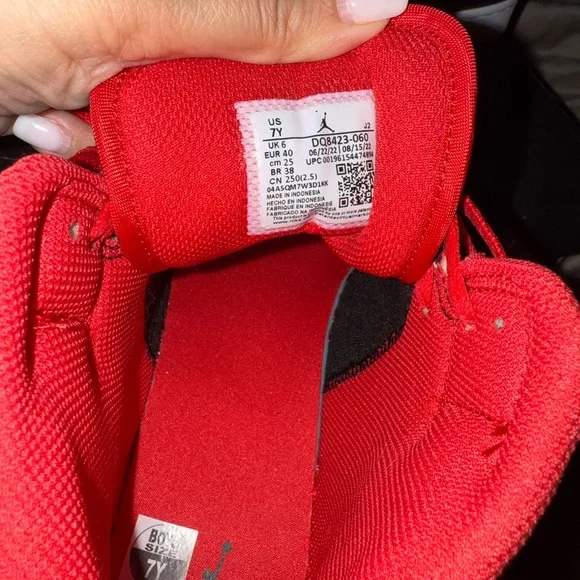 AIR JORDAN 1 MID size 7 youth worn once - Picture 7 of 10